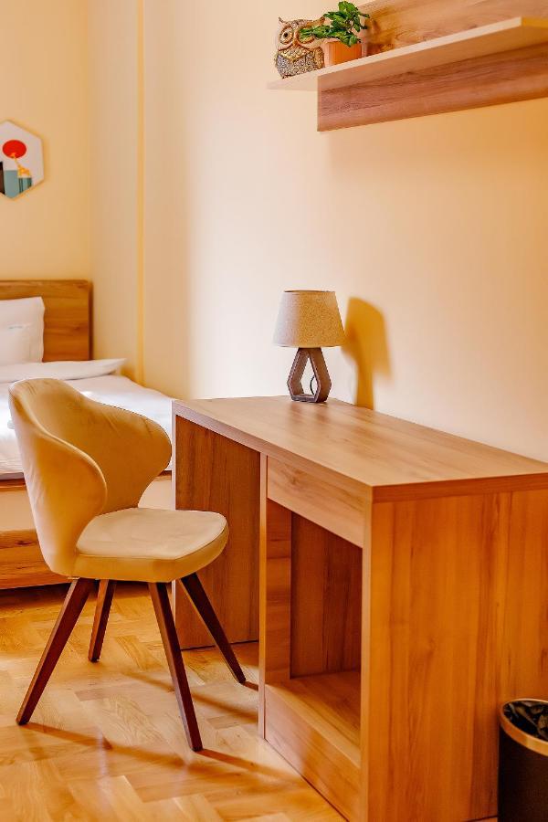 Отель Airstar Surcin Экстерьер фото