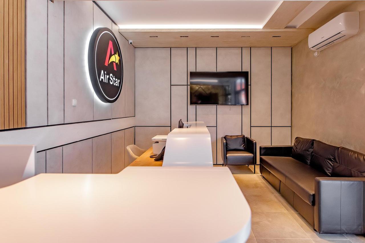 Отель Airstar Surcin Экстерьер фото