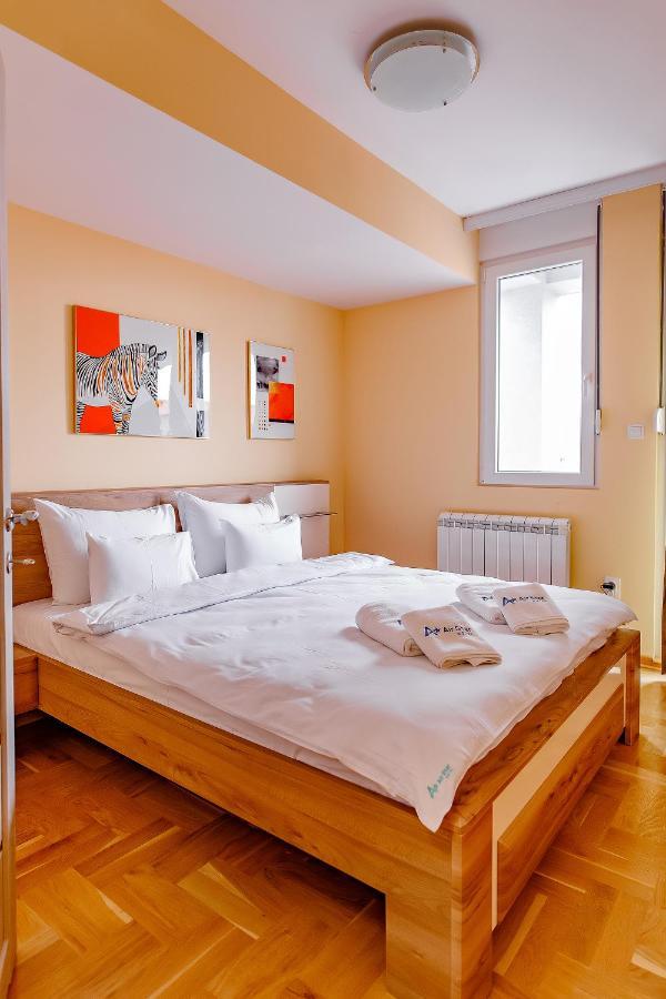 Отель Airstar Surcin Экстерьер фото
